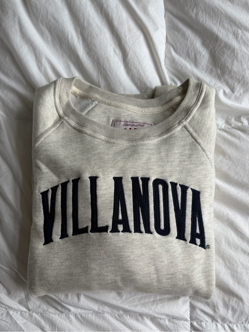 NWT league villanova crewneck sweater